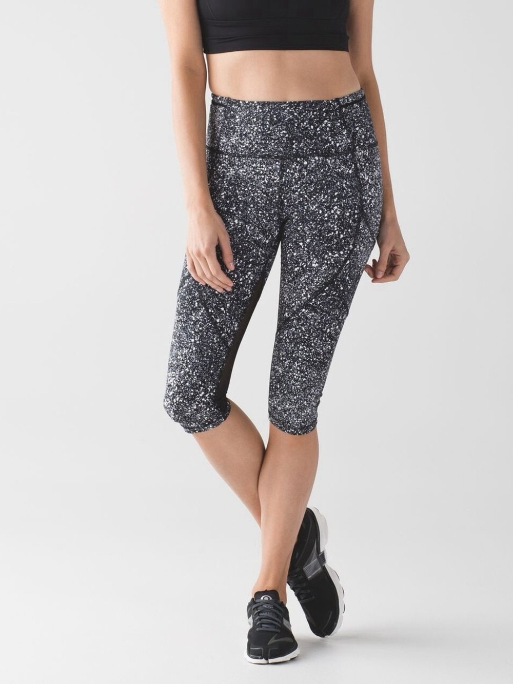 Lululemon Outrun 17" Crop Splatter White Black / Black Size 8